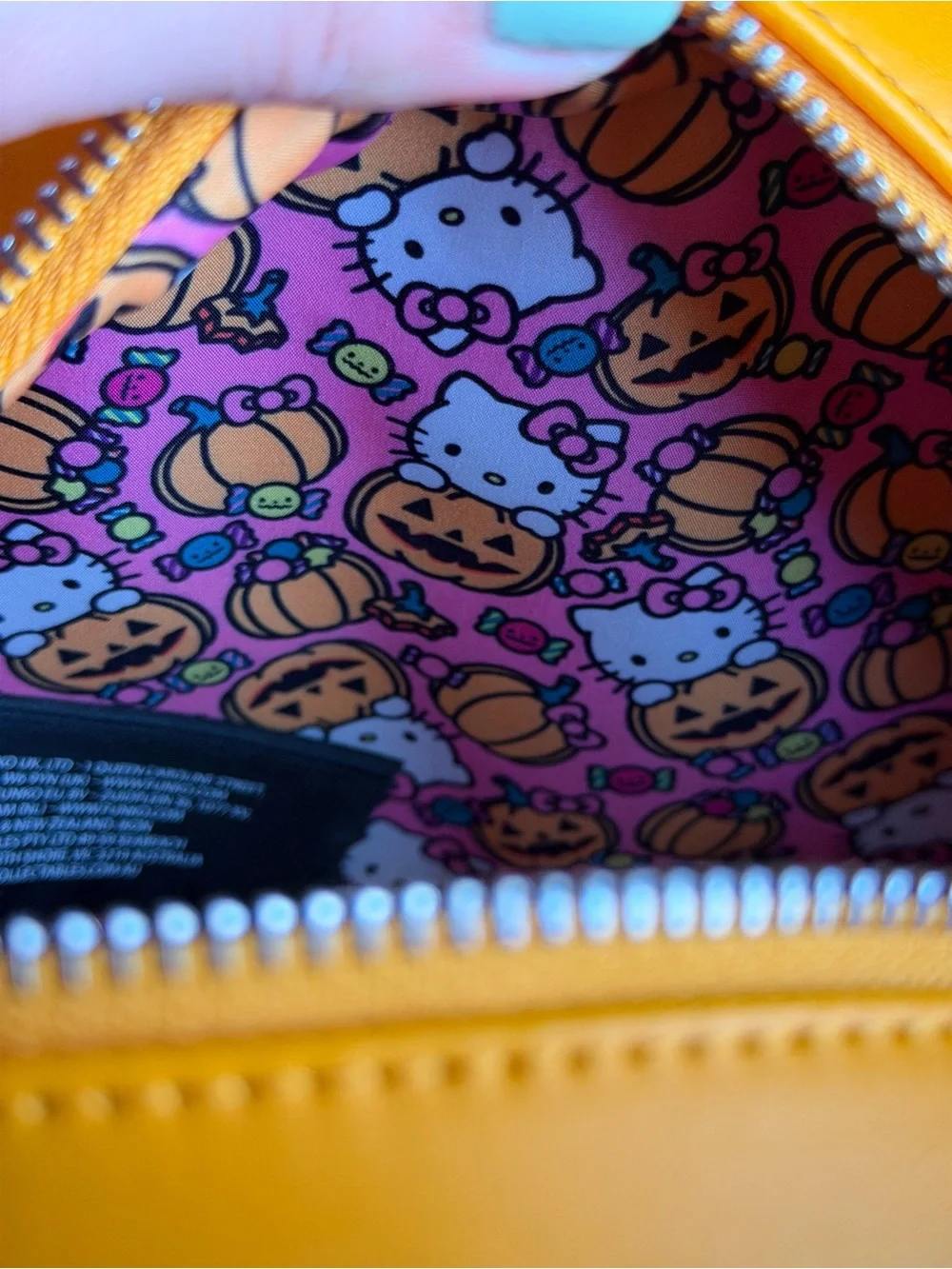 NWOT Loungefly Hello Kitty Crossbody Halloween Pumpkin Bag - Picture 6 of 10